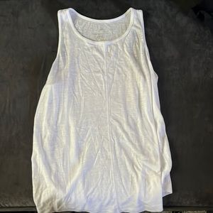 white kohl’s tank top